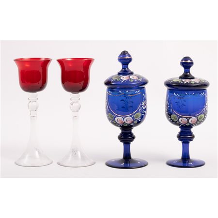 DUE BICCHIERI in vetro di Murano e due potiche in vetro