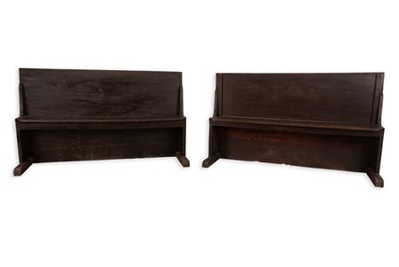    Coppia di panche in noce con schienale XVII secolo