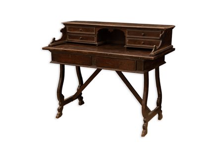    Tavolo scrittoio "San Filippo" in noce, XVIII secolo 