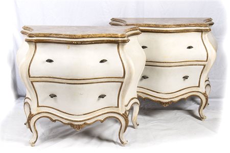 Coppia di como’ veneziani lacca e oro - metà del XX secolo