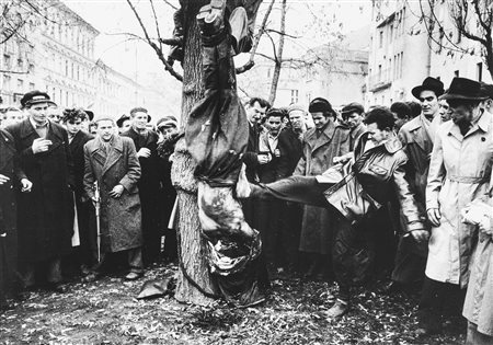 Mario De Biasi (1923-2013)  - Budapest, 1956