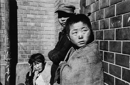 Werner Bischof (1916-1954)  - Pusan, Corea, 1952
