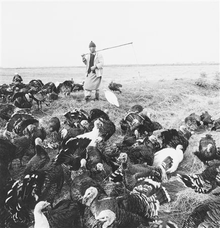 Antanas Sutkus (1939)  - The world's oldest profession dalla serie "Meetings with Bulgaria", 1981