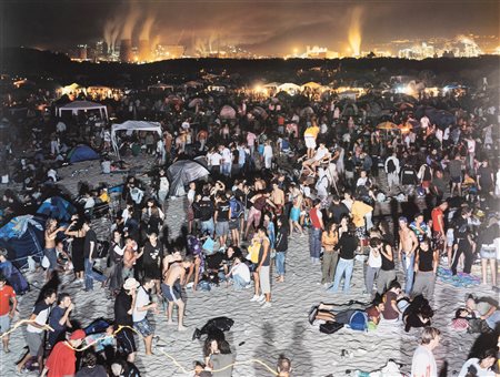 Massimo Vitali (1944)  - Rosignano by night, dal portfolio "Landscape with figures", 2006