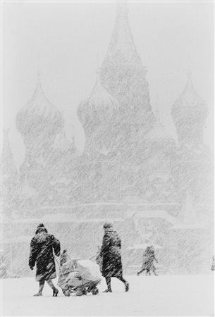 Piergiorgio Branzi (1928-2022)  - Diario Moscovita - nevicata sulla piazza Rossa, 1962/1966