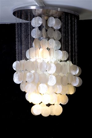 VERNER PANTON. Mother of pearl chandelier