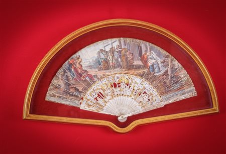 Ventaglio in avorio entro cornice dorata