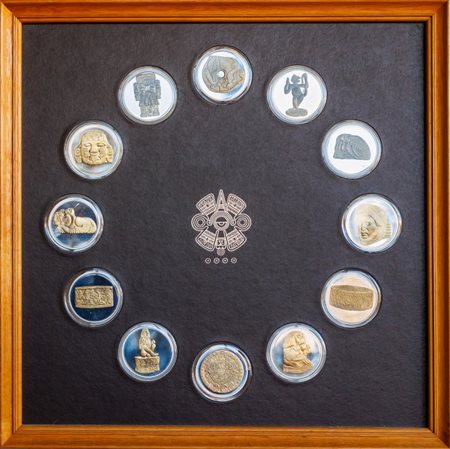 Cornice con dodici medaglie in argento 925