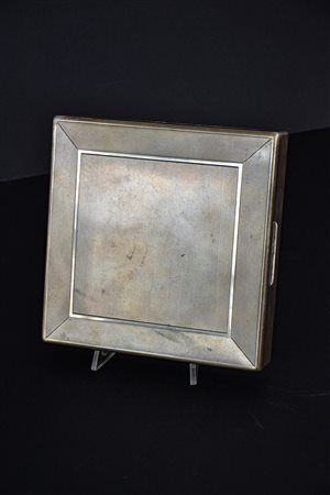GIUFFRIDA, PORTASIGARETTE DA TAVOLO RIVESTITO IN LAMINA D'ARGENTO