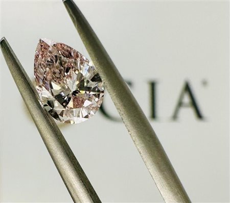 DIAMANTE 0,89 CT FANCY ROSA CHIARO - PUREZZA SI1 - TAGLIO PERA - CERTIFICATO...