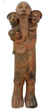 Seni Awa Camara MATERNITA' terracotta, h cm 105 eseguito nel 1991 L'opera e'...
