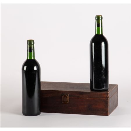 SCATOLA in legno contenente due bottiglie di Vino Rosso