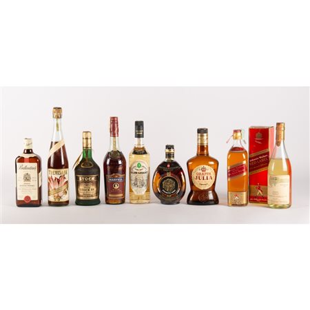 NOVE BOTTIGLIE VARIE