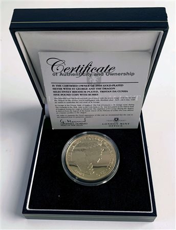 TRISTAN DA CUNHA. Elisabetta II (1952-2022). 5 pound 2008. S. Giorgio e il...