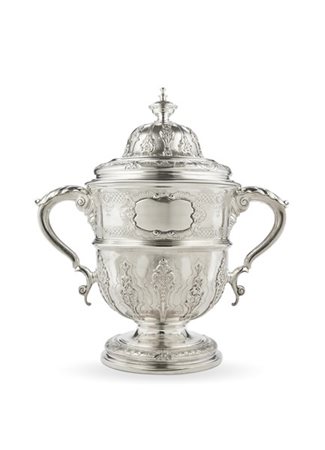 Coppa in argento biansata a doppia voluta, da un modello di coppa di Paul de La