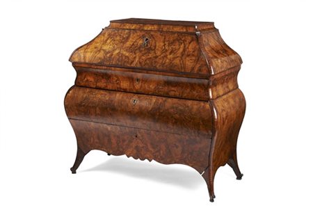 Ribalta ad urna lastronata in noce e radica di noce con fronte bombato a due ca