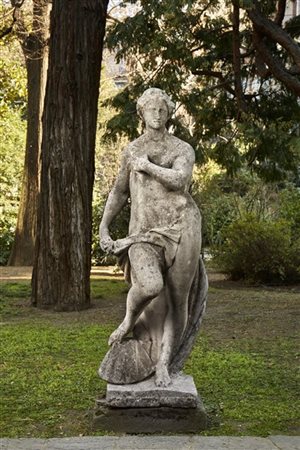 Scultore veneto, prima metà del secolo XVIII
Venere
Statua in pietra
(h. cm 188