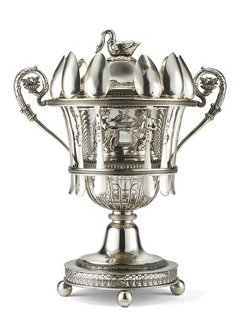 Drageoir in argento a coppa biansata con coperchio sormontato da cigno su base