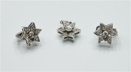 DEMI PARURE IN ORO BIANCO 750 E DIAMANTI composta da paio di orecchini con...