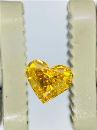 DIAMANTE 0,29 CT FANCY GIALLO ARANCIATO VIVIDO DISTRIBUZIONE COLORE UNIFORME...
