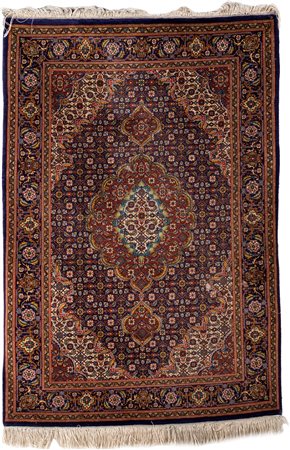 Tappeto persiano Tabriz annodato a mano con medaglione centrale bianco e...