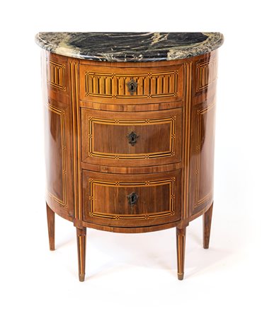 Piccolo cassettone a demi lune in legno intarsiato, Piemonte, fine del XVIII...