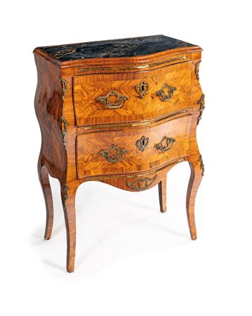 Comodino in ebano viola, Sicilia, metà del XVIII secolo con finiture...