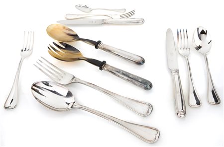  
Servizio di posate in argento per dodici posti 
 gr. 2966 esclusi i coltelli