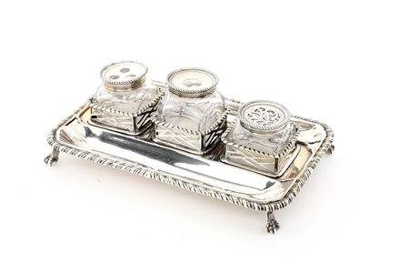  
Calamaio in argento d'epoca Giorgio III, Londra 1765 
 cm 18,5x11,5 - gr. 294