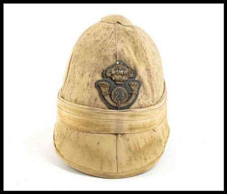 ITALIA, Regno
Casco coloniale da maresciallo del 23° Rgt cavalleggeri di Umberto I