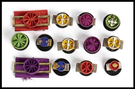 VARI STATI
Lotto di distintivi