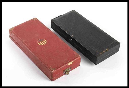 VARI STATI
Lotto di 2 astucci per decorazioni