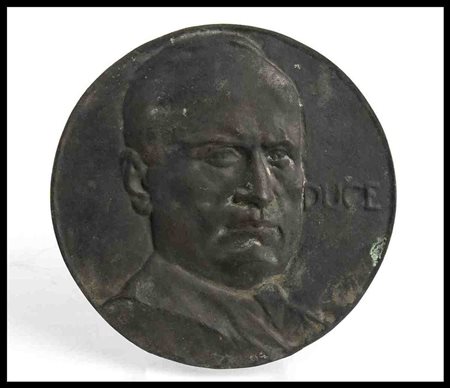 ITALIA, Regno

Tondo con ritratto di Benito Mussolini