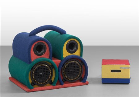 UN IMPIANTO STEREOFONICO, anni '80. <br>Comprende 