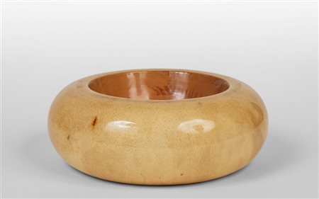TURA, anni '70. <br>Una ciotola. <br>Legno di 