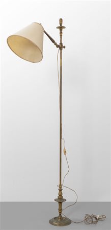 UNA LAMPADA DA TERRA, anni '50. <br>Ottone. 