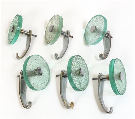 SEI APPENDIABITI DA PARETE, anni '50. <br>Ottone 