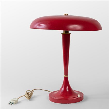 UNA LAMPADA DA TAVOLO, anni '50. <br>Alluminio 