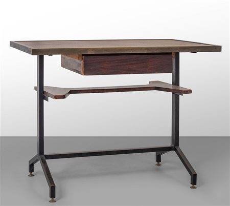 UNO SCRITTOIO, anni '50<br>Acciaio verniciato, 