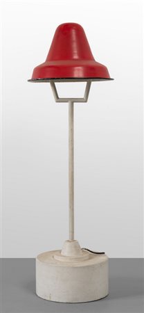 UNA LAMPADA DA TERRA, anni '50. <br>Legno 