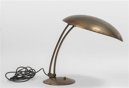 UNA LAMPADA DA TAVOLO, anni '50. <br>Ottone. 
