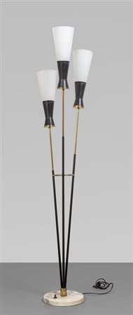 UNA LAMPADA DA TERRA, anni '50. <br>Marmo, ottone 