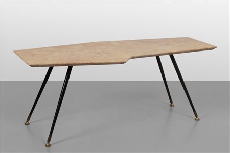 UN TAVOLINO, anni '50. <br>Gambe di acciaio 