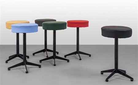 SEI SGABELLI, anni '60. <br>Acciaio verniciato, 