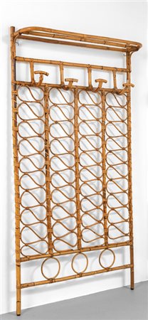 UN APPENDIABITI DA PARETE, anni '60. <br>Malacca, 