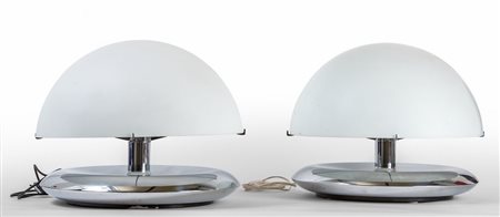 DUE LAMPADE DA TAVOLO, anni '70. <br>Ottone 