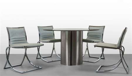 UN TAVOLO E QUATTRO SEDIE, anni '70. <br>Tavolo 