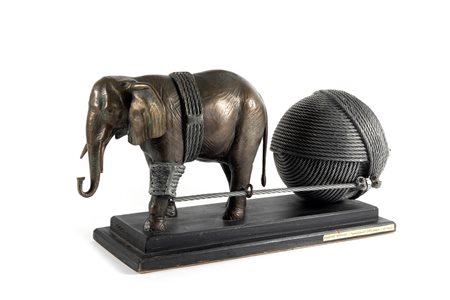 Valeriano Trubbiani (Macerata 1937)  - Elefante con gomitolo, 1981