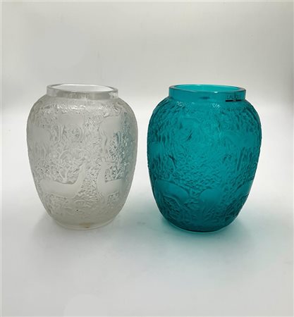 Lalique Vaso in cristallo trasparente azzurro parzialmente acidato decorato con