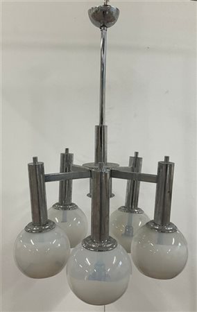 Lampada a sospensione a cinque luci con struttura in metallo cromato, diffusori